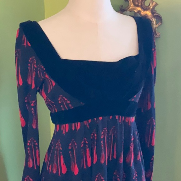 Vintage late 60s/early 70s Aubrey Beardsley print dress - Picture 2 of 11